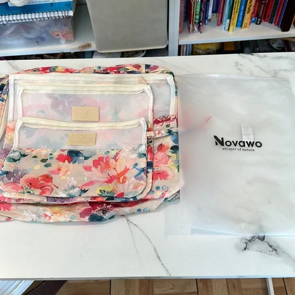 NWT Novawo 5 piece set of floral travel organization bags. - Picture 6 of 6